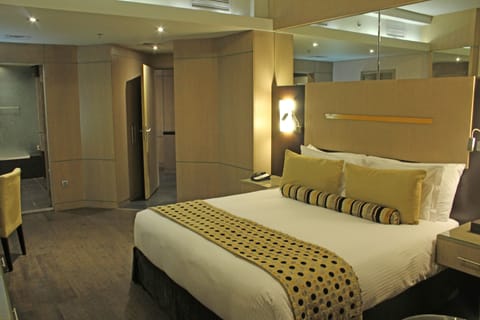 Executive Room, 1 King Bed | Pillowtop beds, desk, laptop workspace, iron/ironing board