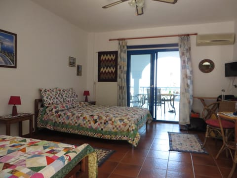 1 bedroom, in-room safe, individually decorated, individually furnished