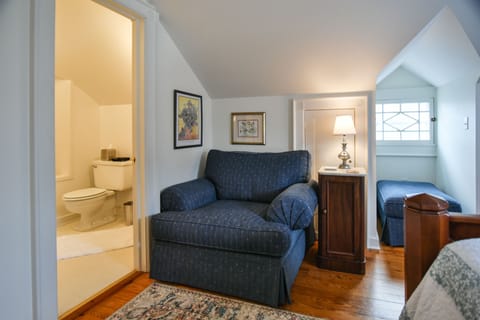 Rosemary Room, 1 Queen | Down comforters, pillowtop beds, individually decorated