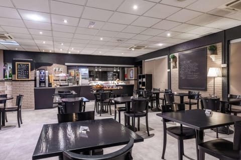 Daily buffet breakfast (EUR 6.90 per person)