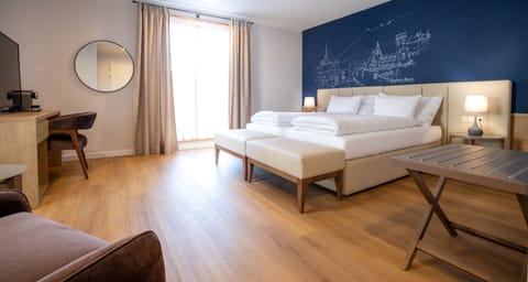 Deluxe Double Room | Desk, blackout drapes, soundproofing, free WiFi