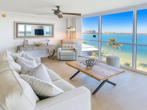 Condo (1 Bedroom) | Front of property