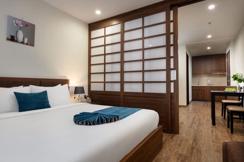 Apartment with City View | Individually furnished, desk, laptop workspace, soundproofing