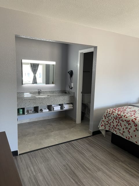 Deluxe Double Room, 2 Double Beds, Non Smoking | Blackout drapes, soundproofing, free WiFi, bed sheets