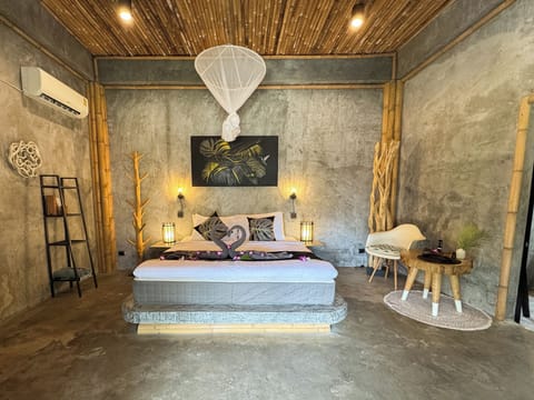 In-room safe, blackout drapes, free WiFi, bed sheets