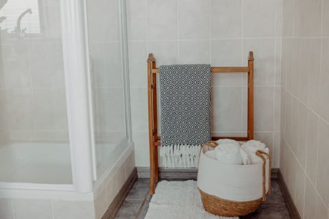 Double or Twin Room, Sea View | Bathroom | Free toiletries, hair dryer, bathrobes, slippers