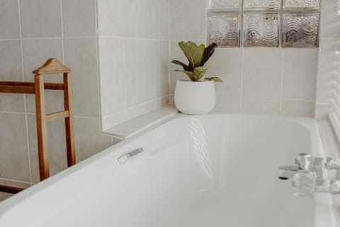 Double or Twin Room, Sea View | Bathroom | Free toiletries, hair dryer, bathrobes, slippers