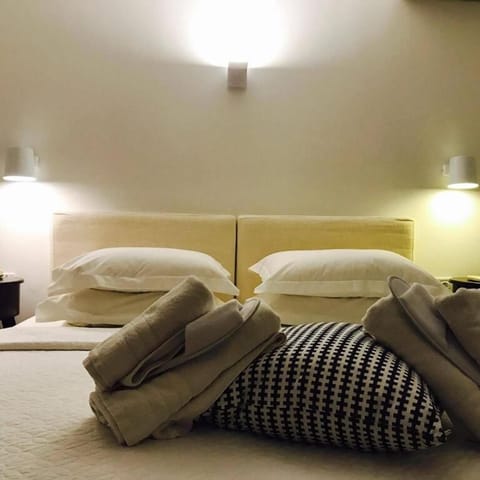 Double or Twin Room | In-room safe, iron/ironing board, bed sheets