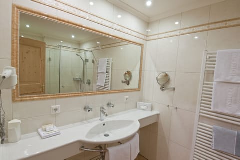 Free toiletries, hair dryer, bathrobes, towels