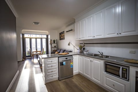 1 Bedroom Apartment  (Unit 6) | Private kitchen | Fridge, microwave, coffee/tea maker, toaster