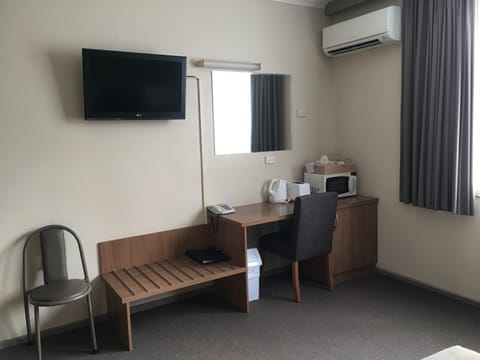 Standard Triple Room  | Desk, iron/ironing board, free WiFi, bed sheets