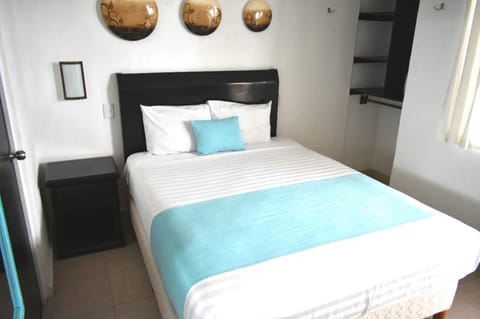 In-room safe, iron/ironing board, bed sheets, wheelchair access