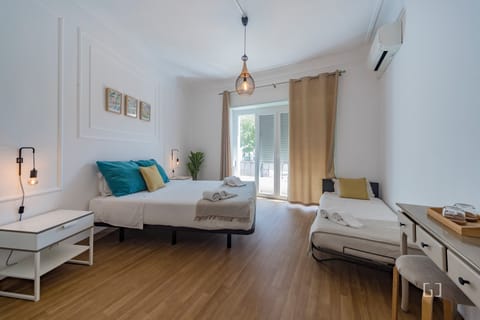 Family Room, Shared Bathroom | Hypo-allergenic bedding, memory foam beds, blackout drapes