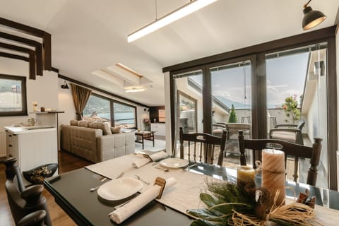 Panoramic Penthouse | Living area | 42-inch LED TV with cable channels, TV