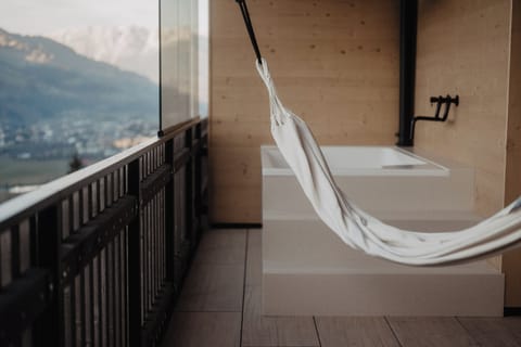 Panorama Suite Premium | Bathroom | Shower, rainfall showerhead, designer toiletries, hair dryer