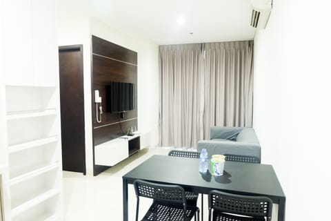 Room | In-room dining
