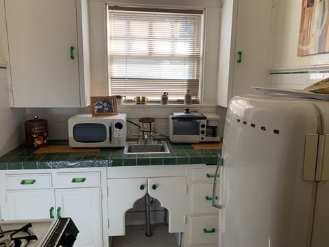 Design Suite | Private kitchen | Fridge, microwave, coffee/tea maker, cookware/dishes/utensils