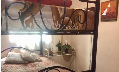 Double Room, Shared Bathroom | WiFi (free)