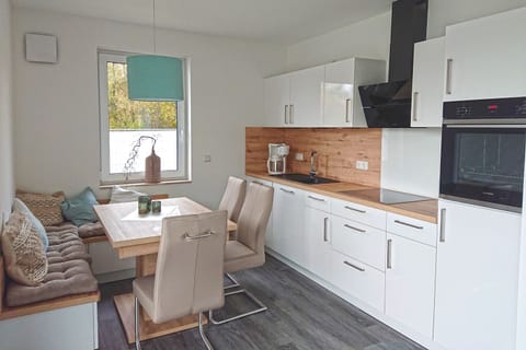 Marina Müritz Apartment Waterside | Private kitchen | Full-size fridge, oven, stovetop, electric kettle