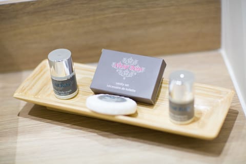 Double Room (Nature) | Bathroom amenities | Shower, free toiletries, hair dryer, towels