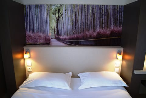 Standard Double Room Single Use | 1 bedroom, premium bedding, desk, blackout drapes