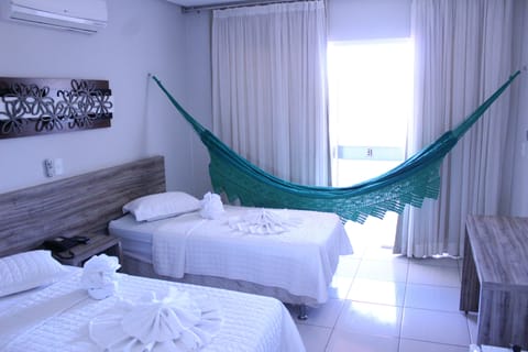 Twin Room | Premium bedding, minibar, individually decorated, desk