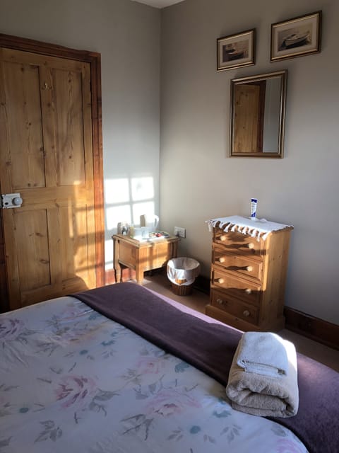 Basic Room | Premium bedding, individually decorated, individually furnished