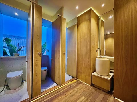 Dormitory Single Bed Shared | Bathroom | Shower, towels, soap