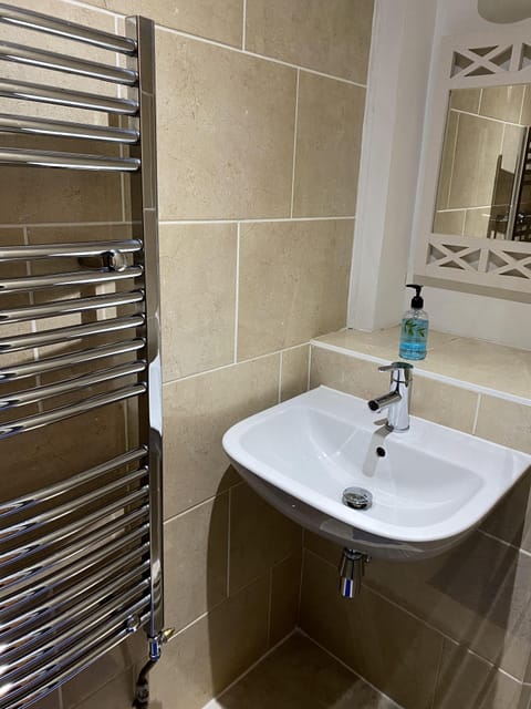 Double Room, Ensuite | Bathroom