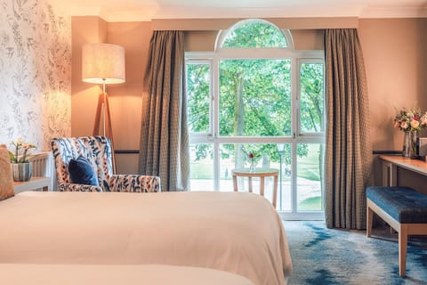 Signature Superior Twin | Premium bedding, individually decorated, individually furnished, desk