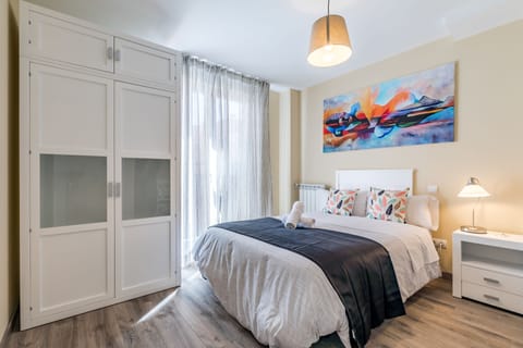 Basic Double Room, Shared Bathroom | Individually decorated, desk, free WiFi, bed sheets