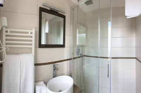 Double or Twin Room | Bathroom | Shower, free toiletries, hair dryer, bidet