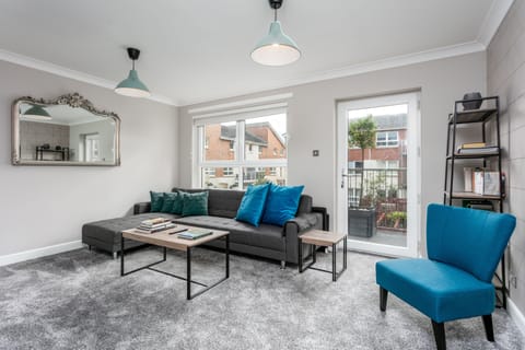 Classic Apartment, 2 Bedrooms, Non Smoking | Living area | Flat-screen TV