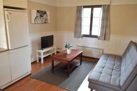 Cottage, 1 Bedroom (2 Adults) | Living room