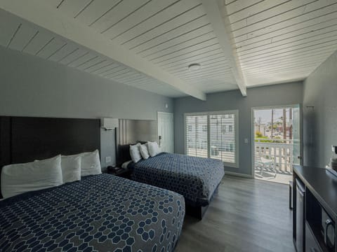 Two Queen Beds - Second Floor | Free WiFi, bed sheets