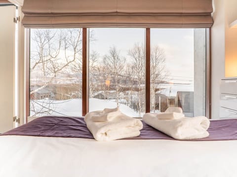 Yuuki Toride | In-room safe, individually decorated, individually furnished, desk