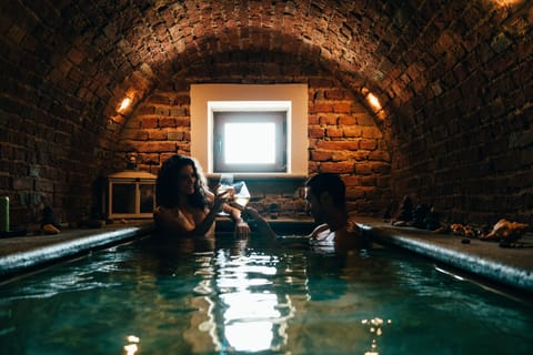 4 indoor pools, outdoor pool, sun loungers