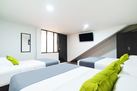 Family Room | Hypo-allergenic bedding, free WiFi, bed sheets