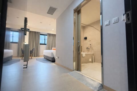 Room, 1 Queen Bed, Accessible | In-room safe, iron/ironing board, free WiFi