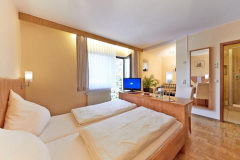 In-room safe, desk, free WiFi