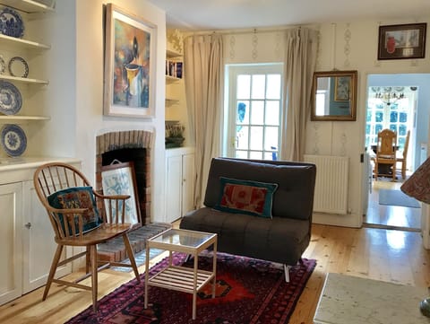 House, 3 Bedrooms | Living area | 32-inch flat-screen TV with cable channels, TV