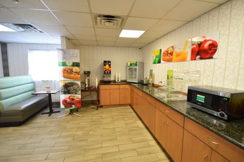 Free daily continental breakfast