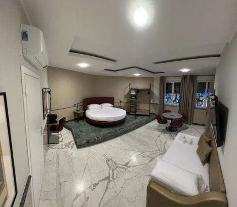 Romantic Studio | Premium bedding, down comforters, minibar, in-room safe