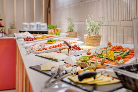 Daily buffet breakfast for a fee
