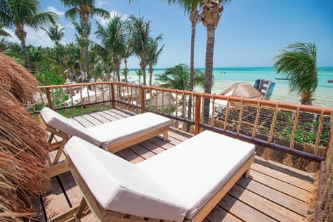 Presidential Suite, Hot Tub, Oceanfront | Egyptian cotton sheets, premium bedding, minibar, in-room safe