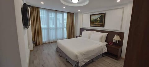 Minibar, in-room safe, desk, blackout drapes