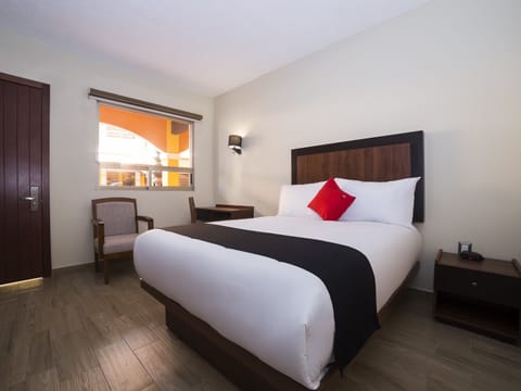 Standard Room | In-room safe, desk, soundproofing, iron/ironing board