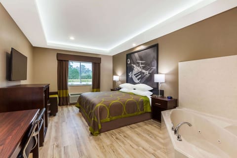 Standard Room, 1 King Bed, Accessible, Non Smoking (Mobility) | Individually decorated, individually furnished, desk, laptop workspace