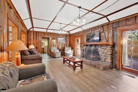 Cabin, Multiple Beds, Patio, Mountain View (100) | Living area | Fireplace