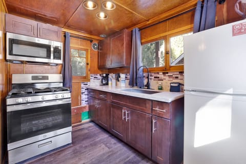 Room, 1 King Bed, Pool Access, Mountain View (103) | View from room
